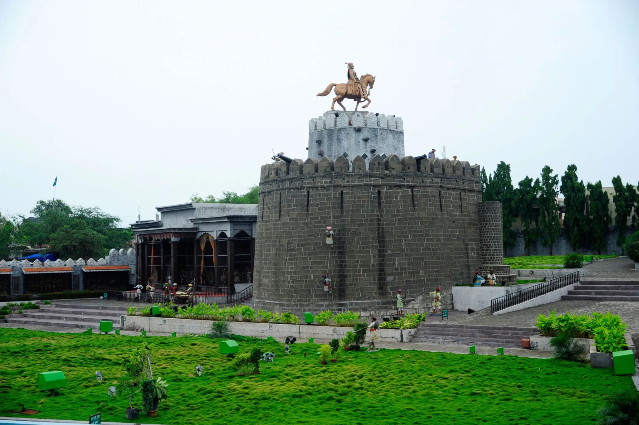  Pune to Solapur Cab